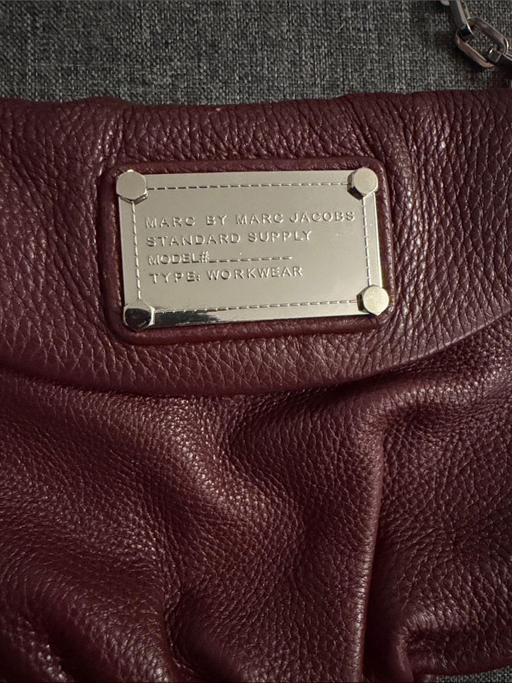 Marc by Marc Jacobs Wine Burgundy Pebbled Leather Chain Crossbody - Picture 2 of 5